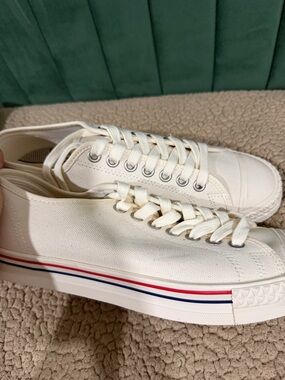 HOOD 1967 Rocket Low Sneakers